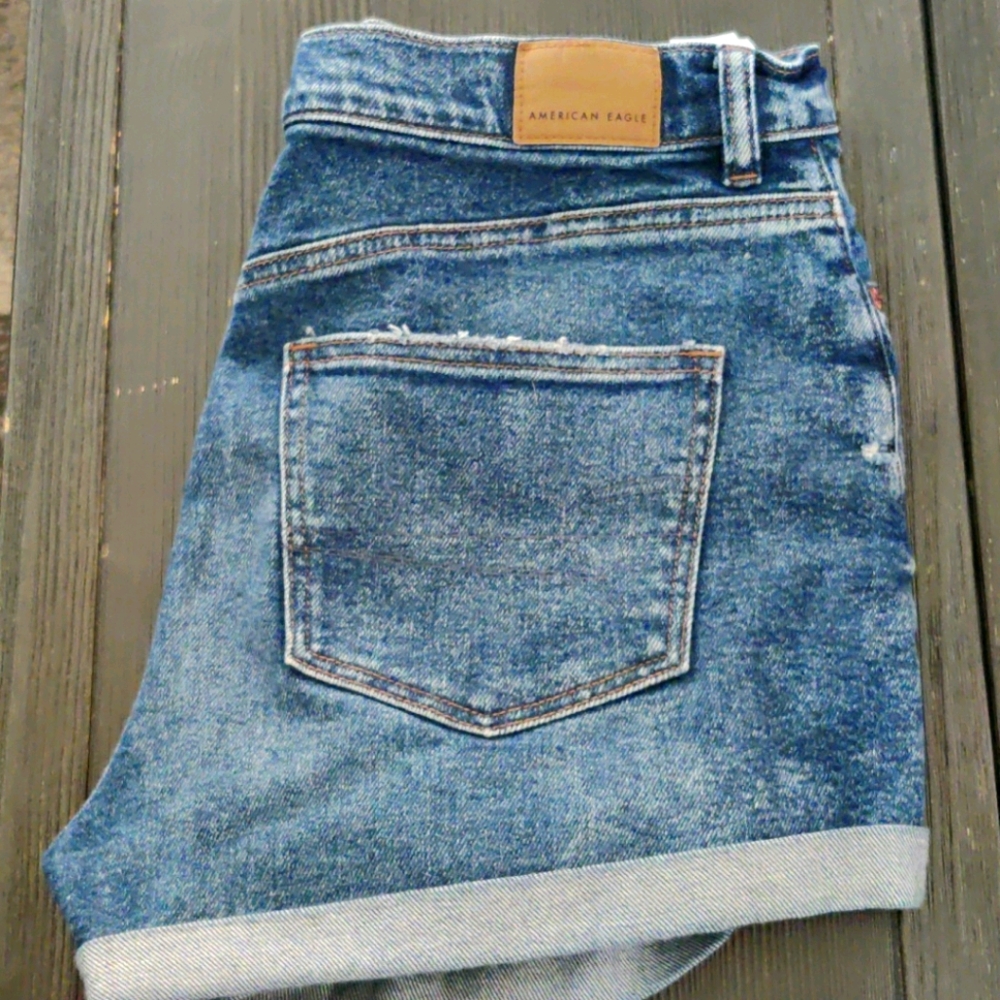 American eagle mom shorts